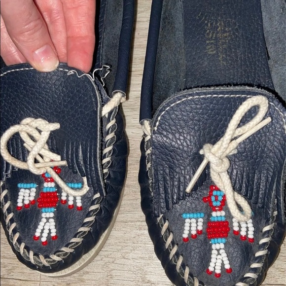 Minnetonka moccasins slip ins - Picture 3 of 4